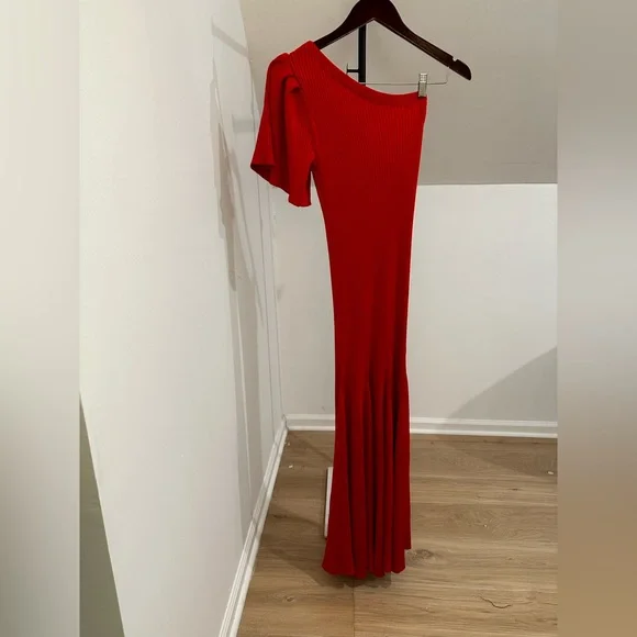 Carolina Herrera Red Gown - Picture 1 of 6